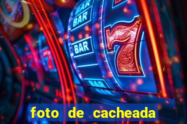 foto de cacheada no espelho